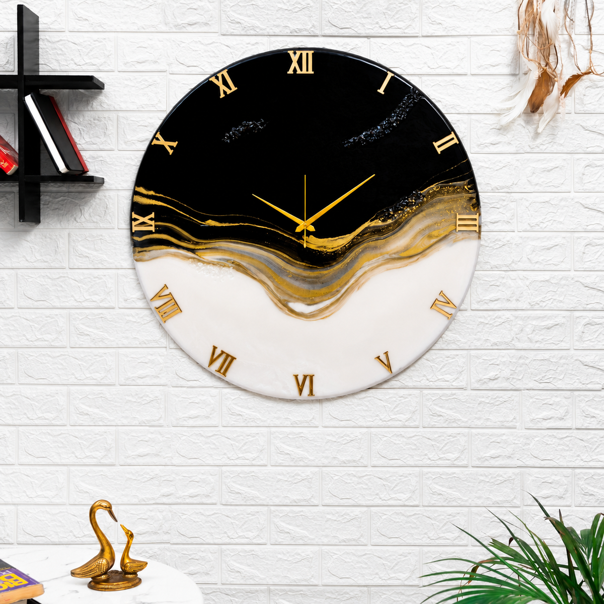 Monochrome Current handmade resin clock — design reference 1